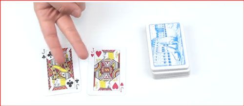 چگونه یک ترفند کارت جادویی انجام دهیم